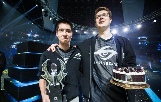 北美FLY成为全球第11支锁定S14世界赛席位的队伍