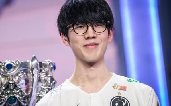 仅输BLG，TES年前3胜1负积分榜第五