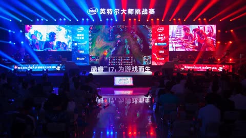 Astralis 在 PGL Astana 2025 的半决赛中以 2：1 自信地击败了 aurora 。